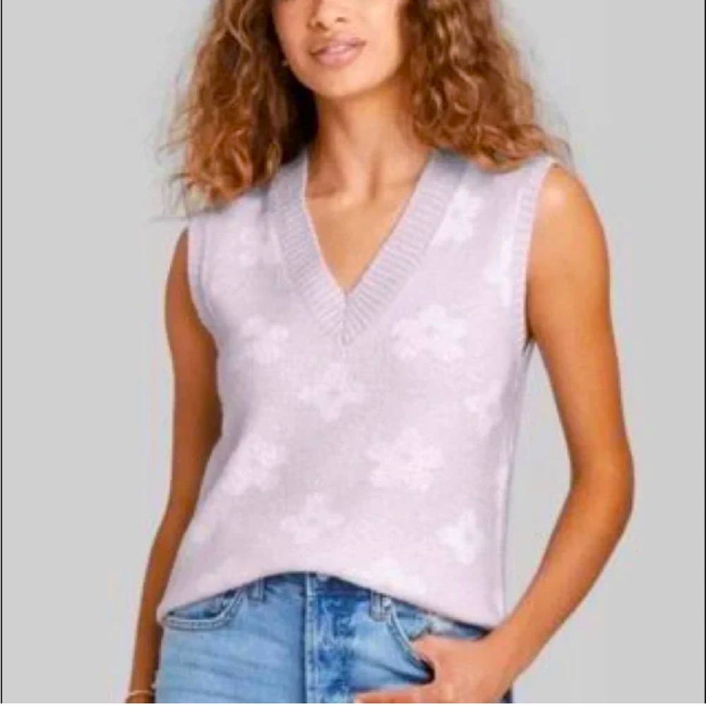 Wild Fable Women’s M Lavender Floral V Neck Spring  Sweater Vest NWT
